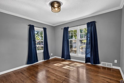 Tiny photo for 510 SW Merriam Ct, Topeka, KS 66611 (MLS # 246626)
