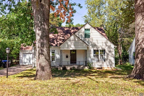 Tiny photo for 510 SW Merriam Ct, Topeka, KS 66611 (MLS # 246626)