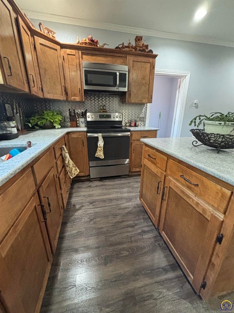 Tiny photo for 300 W Maple St, Hartford, KS 66854 (MLS # 246253)