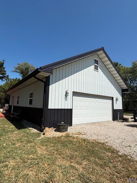 Tiny photo for 300 W Maple St, Hartford, KS 66854 (MLS # 246253)