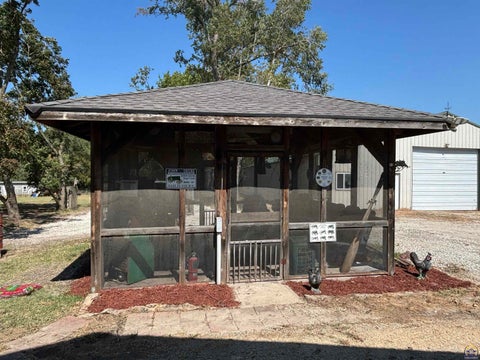 Tiny photo for 300 W Maple St, Hartford, KS 66854 (MLS # 246253)