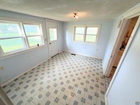 Tiny photo for 1406 Penobscot St, Burlington, KS 66839 (MLS # 245800)