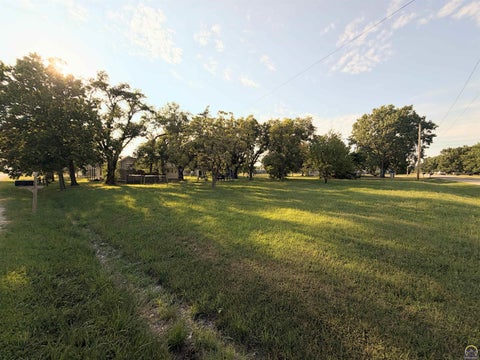 Tiny photo for 1406 Penobscot St, Burlington, KS 66839 (MLS # 245800)