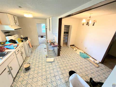 Tiny photo for 1406 Penobscot St, Burlington, KS 66839 (MLS # 245800)