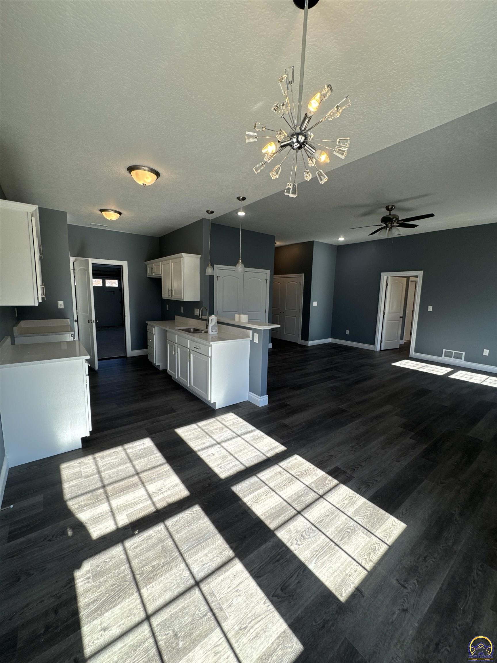 Holton, Kansas 66436, United States, 4 Bedrooms Bedrooms, ,2 BathroomsBathrooms,Residential,Pending,67670