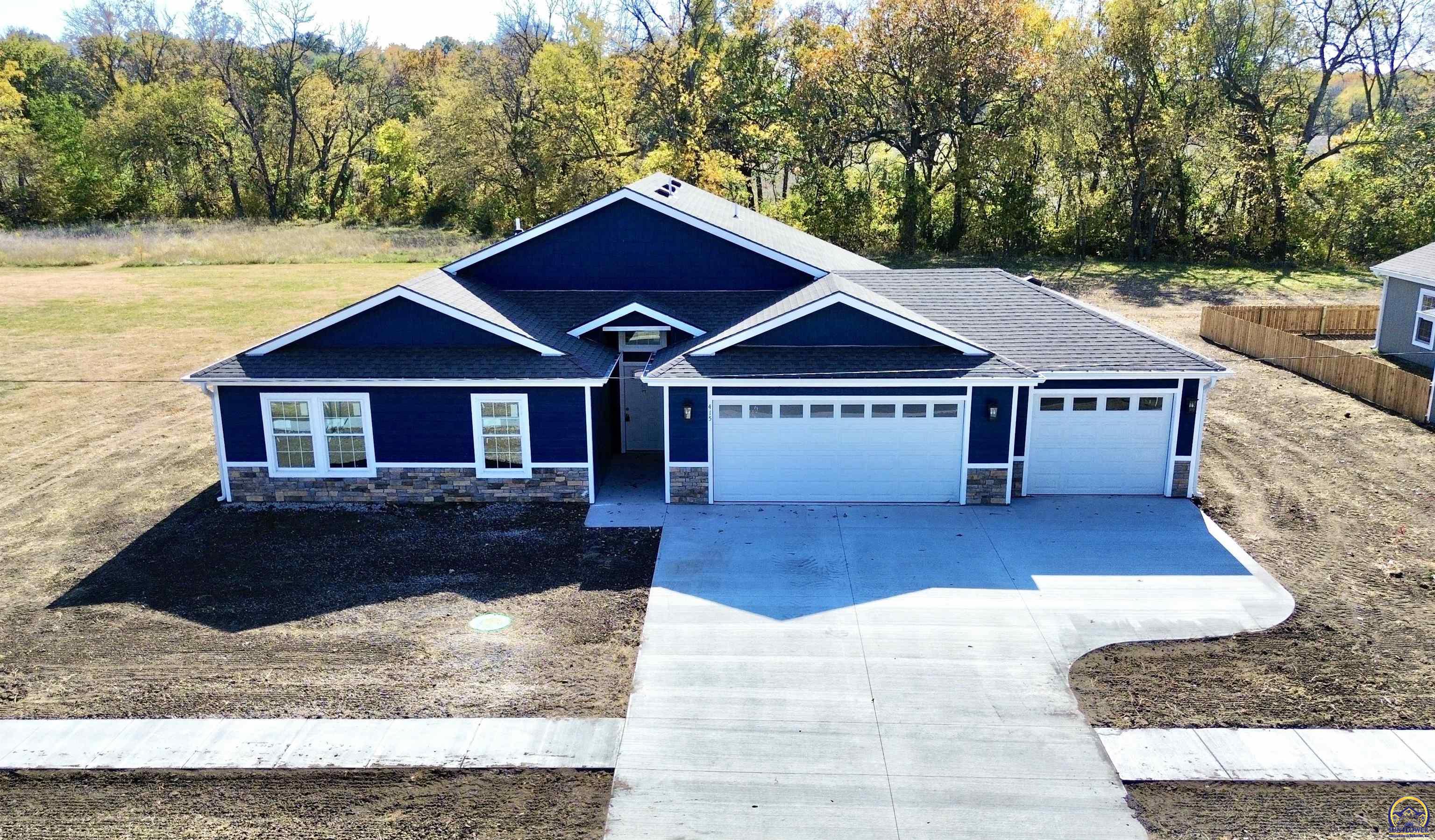 Holton, Kansas 66436, United States, 4 Bedrooms Bedrooms, ,2 BathroomsBathrooms,Residential,Pending,67670