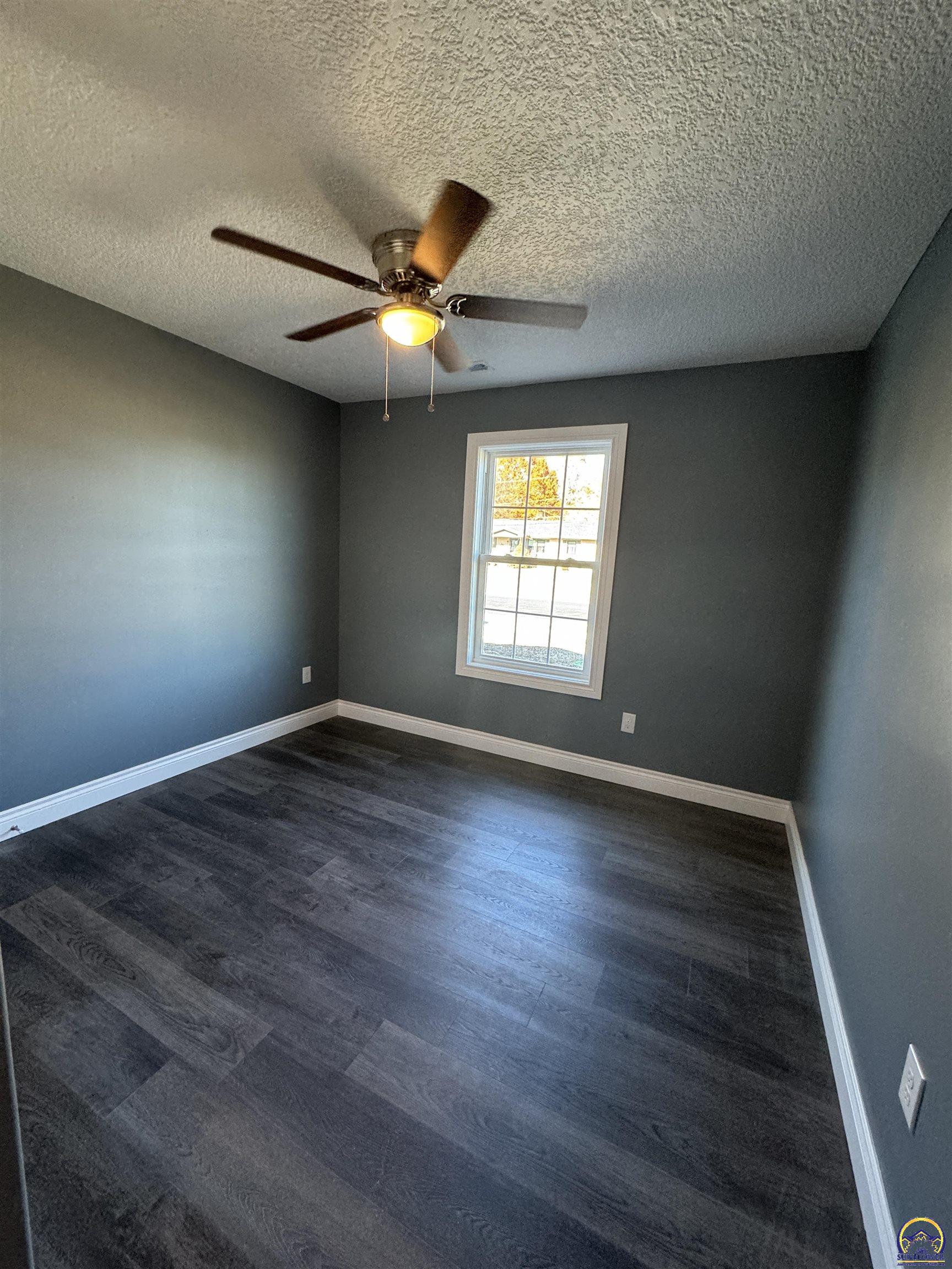 Holton, Kansas 66436, United States, 4 Bedrooms Bedrooms, ,2 BathroomsBathrooms,Residential,Pending,67670