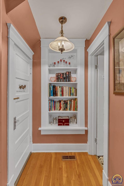Tiny photo for 2622 SE Adams St, Topeka, KS 66605 (MLS # 245913)