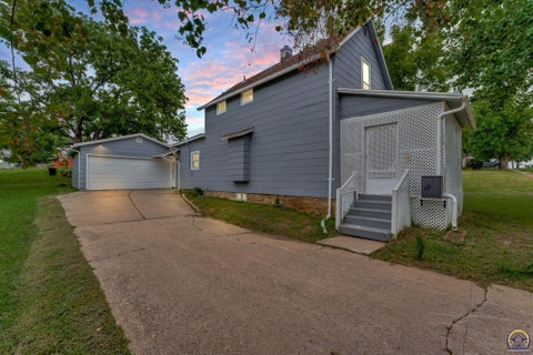 Tiny photo for 2622 SE Adams St, Topeka, KS 66605 (MLS # 245913)