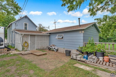 Tiny photo for 2622 SE Adams St, Topeka, KS 66605 (MLS # 245913)