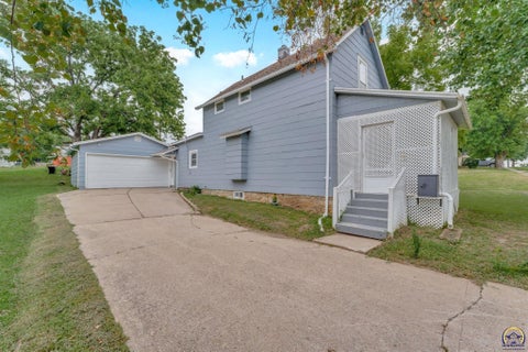 Tiny photo for 2622 SE Adams St, Topeka, KS 66605 (MLS # 245913)