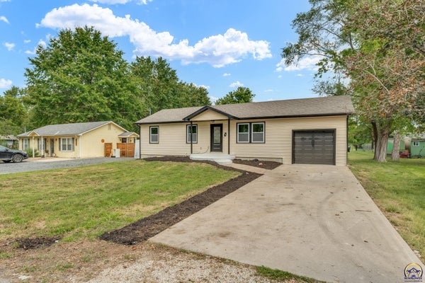 831 ELM ST, LAWRENCE, KS 66044 - Image 9034a0d7fac62b372f83f4e10a682d8a/3190209094
