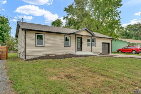 Tiny photo for 831 Elm St, Lawrence, KS 66044 (MLS # 246760)