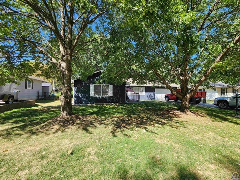 Tiny photo for 811 Homewood St, Emporia, KS 66801 (MLS # 246439)