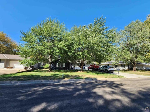 Tiny photo for 811 Homewood St, Emporia, KS 66801 (MLS # 246439)