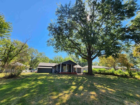 Tiny photo for 811 Homewood St, Emporia, KS 66801 (MLS # 246439)