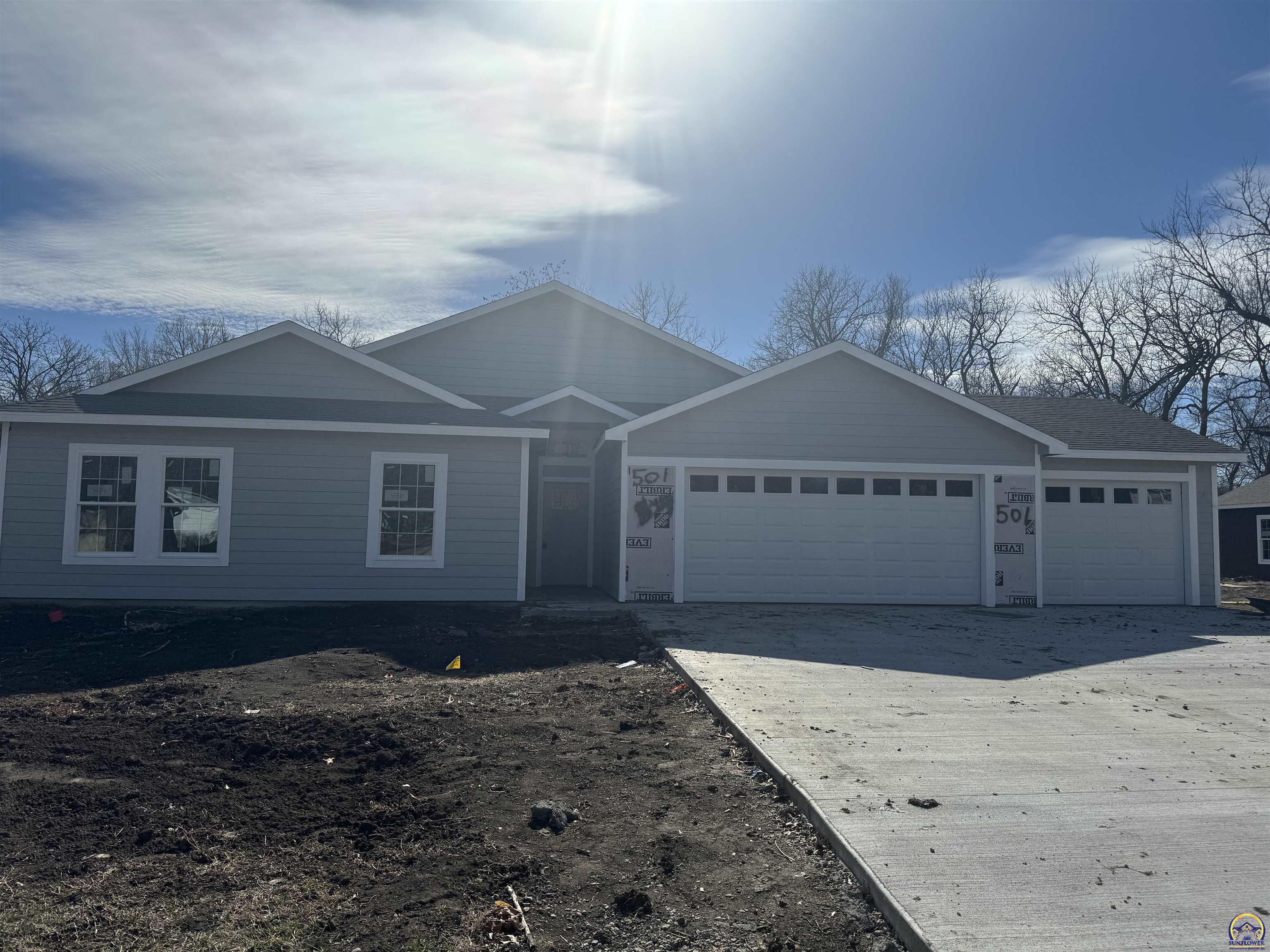 Holton, Kansas 66436, United States, 4 Bedrooms Bedrooms, ,2 BathroomsBathrooms,Residential,Pending,69433