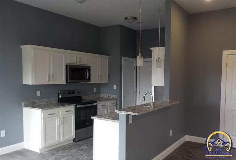 Holton, Kansas 66436, United States, 4 Bedrooms Bedrooms, ,2 BathroomsBathrooms,Residential,Pending,69433