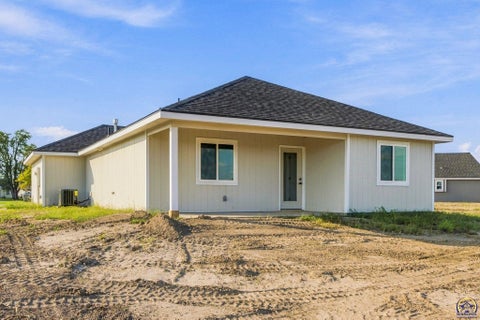 Tiny photo for 1923 NW Greenwood Ct, Topeka, KS 66608 (MLS # 246810)