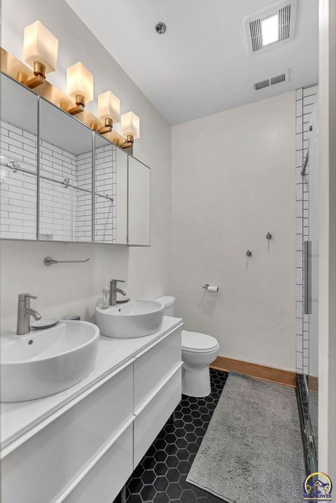 Tiny photo for 709 S Kansas Ave, Topeka, KS 66603 (MLS # 243754)