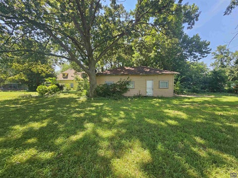 Tiny photo for 1223 NW Jackson St, Topeka, KS 66608 (MLS # 245675)