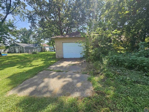 Tiny photo for 1223 NW Jackson St, Topeka, KS 66608 (MLS # 245675)