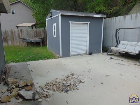 Tiny photo for 1314 Marshall Ct, Junction City, KS 66441 (MLS # 246310)