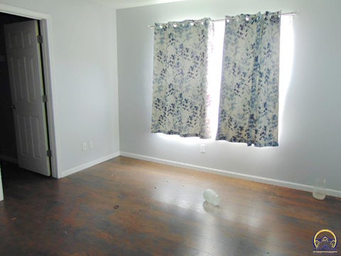 Tiny photo for 1314 Marshall Ct, Junction City, KS 66441 (MLS # 246310)