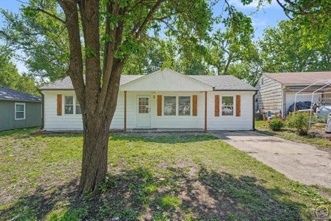 Tiny photo for 3466 SW Clare Ave, Topeka, KS 66611 (MLS # 244254)