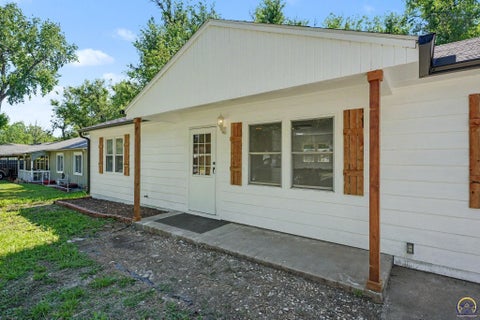 Tiny photo for 3466 SW Clare Ave, Topeka, KS 66611 (MLS # 244254)