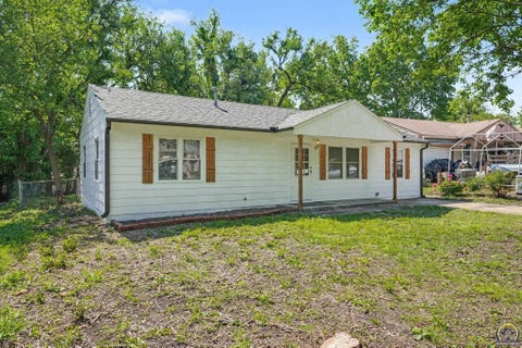 Tiny photo for 3466 SW Clare Ave, Topeka, KS 66611 (MLS # 244254)
