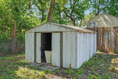 Tiny photo for 3466 SW Clare Ave, Topeka, KS 66611 (MLS # 244254)