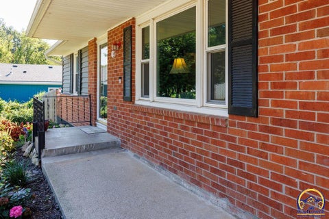 Tiny photo for 115 E 3rd St, Holton, KS 66436 (MLS # 246413)