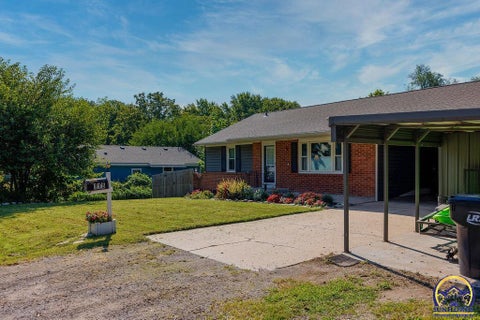 Tiny photo for 115 E 3rd St, Holton, KS 66436 (MLS # 246413)