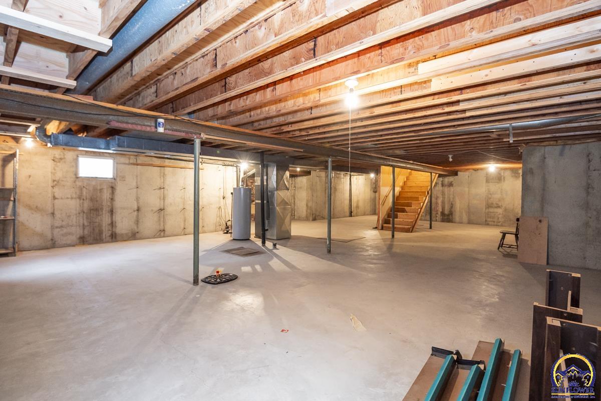 Topeka, Kansas 66605, United States, 3 Bedrooms Bedrooms, ,2 BathroomsBathrooms,Residential,Active,27641