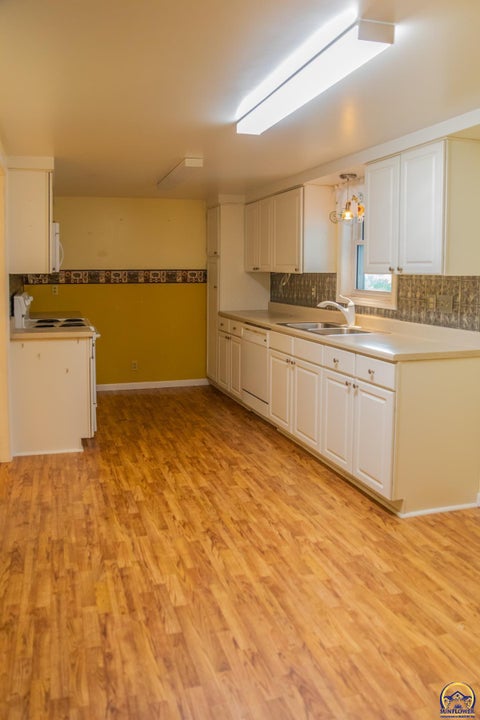 Tiny photo for 623 N 900 Rd, Lawrence, KS 66047 (MLS # 245739)