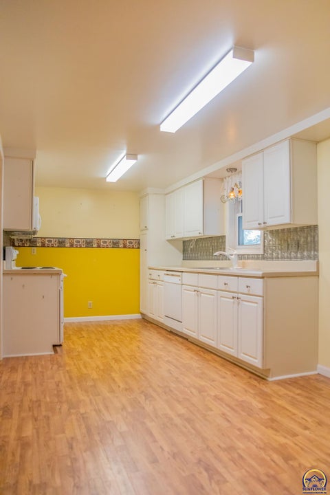 Tiny photo for 623 N 900 Rd, Lawrence, KS 66047 (MLS # 245739)