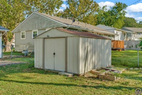 Tiny photo for 3129 SW Grand Ct, Topeka, KS 66614 (MLS # 246713)