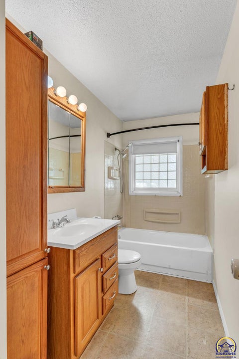 Tiny photo for 3129 SW Grand Ct, Topeka, KS 66614 (MLS # 246713)
