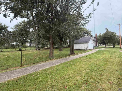 Tiny photo for 628 Sylvan St, Emporia, KS 66801 (MLS # 246098)