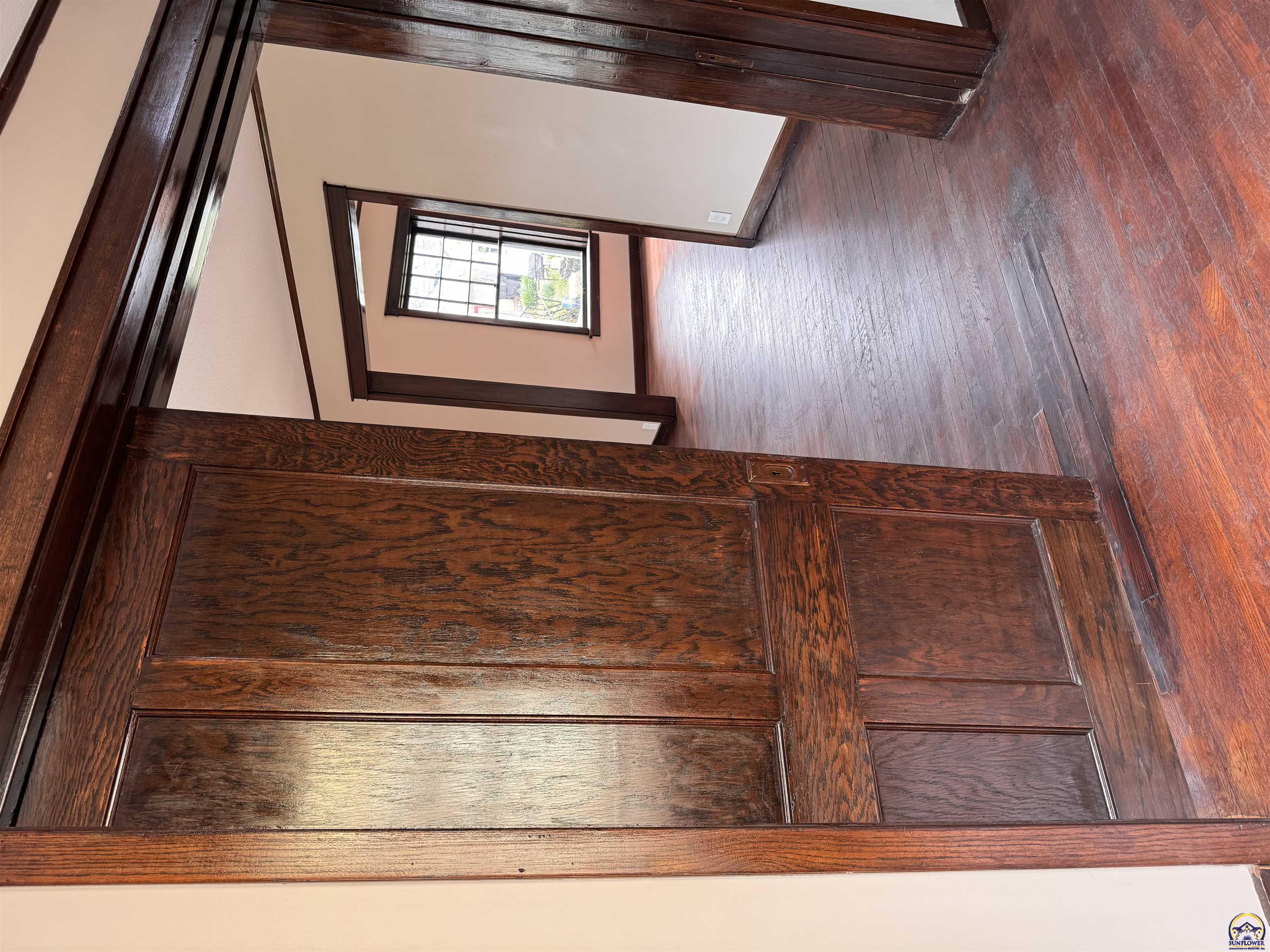 Topeka, Kansas 66604, United States, 3 Bedrooms Bedrooms, ,2 BathroomsBathrooms,Residential,Pending,62102