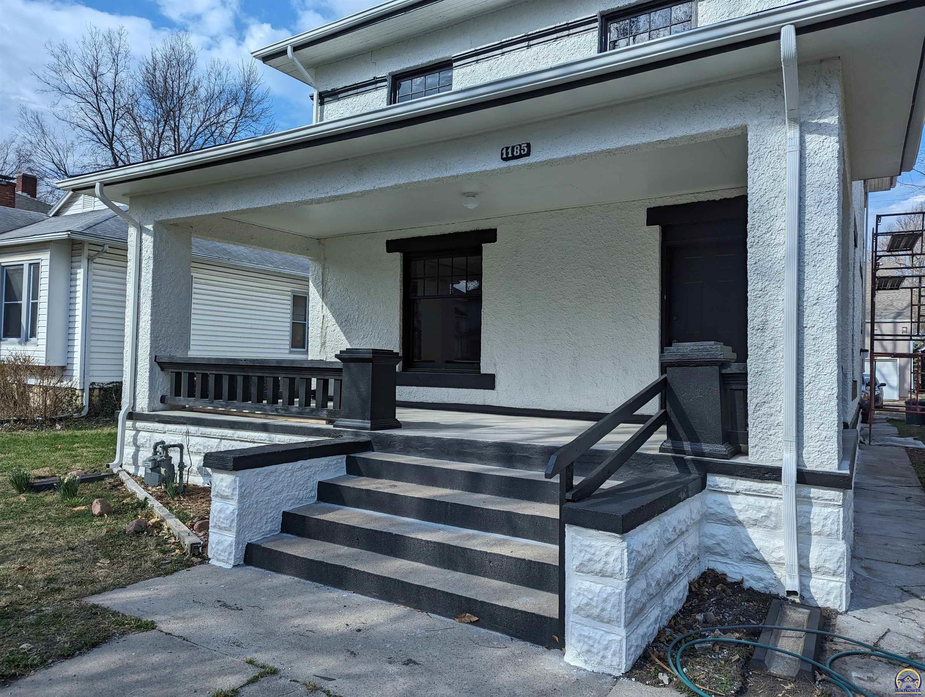 Topeka, Kansas 66604, United States, 3 Bedrooms Bedrooms, ,2 BathroomsBathrooms,Residential,Pending,62102