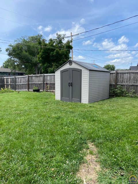 Tiny photo for 7111 SW Wheatfield Ln, Topeka, KS 66619 (MLS # 245103)