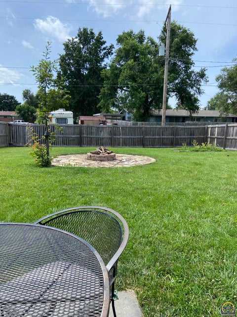 Tiny photo for 7111 SW Wheatfield Ln, Topeka, KS 66619 (MLS # 245103)