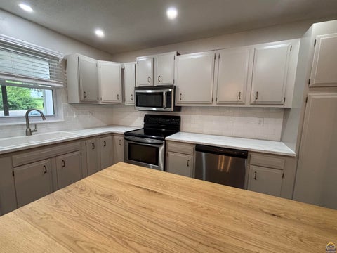 Tiny photo for 4916 NW Sioux Ln, Topeka, KS 66618 (MLS # 245523)