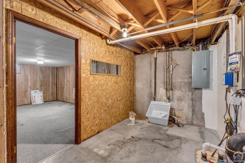 Tiny photo for 1950 SW Navajo Ln, Topeka, KS 66604 (MLS # 245890)