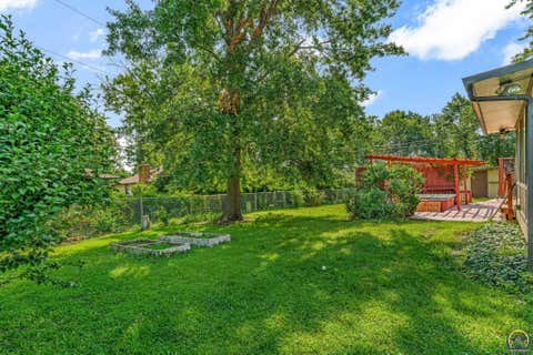 Tiny photo for 1950 SW Navajo Ln, Topeka, KS 66604 (MLS # 245890)