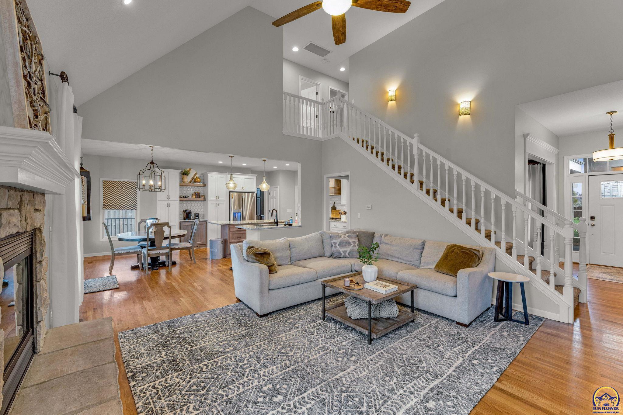 Topeka, Kansas 66614, United States, 5 Bedrooms Bedrooms, ,4 BathroomsBathrooms,Residential,Pending,61335