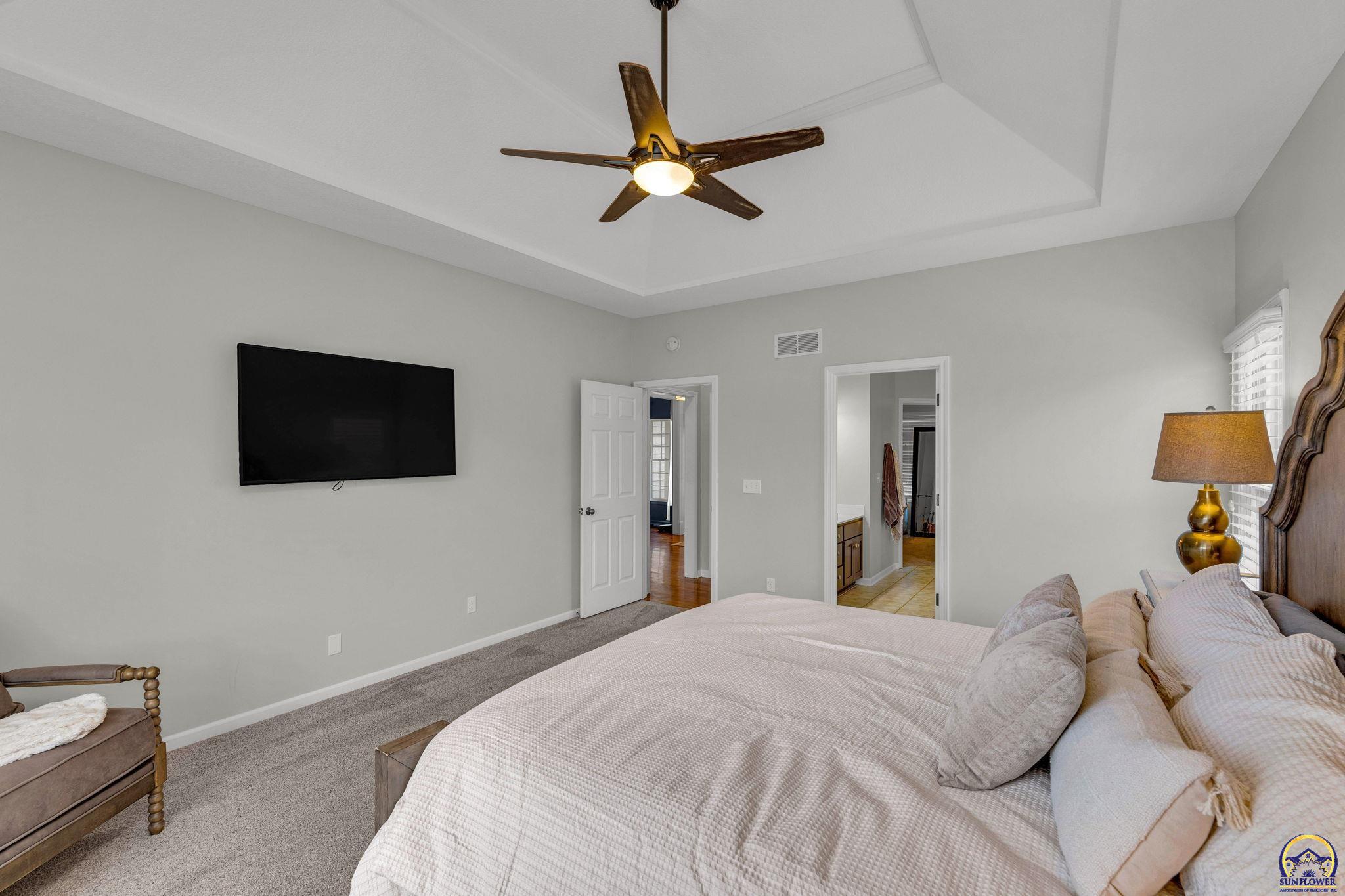 Topeka, Kansas 66614, United States, 5 Bedrooms Bedrooms, ,4 BathroomsBathrooms,Residential,Pending,61335