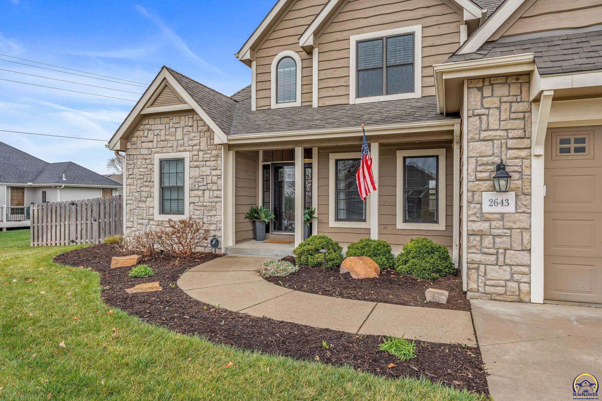 Topeka, Kansas 66614, United States, 5 Bedrooms Bedrooms, ,4 BathroomsBathrooms,Residential,Pending,61335